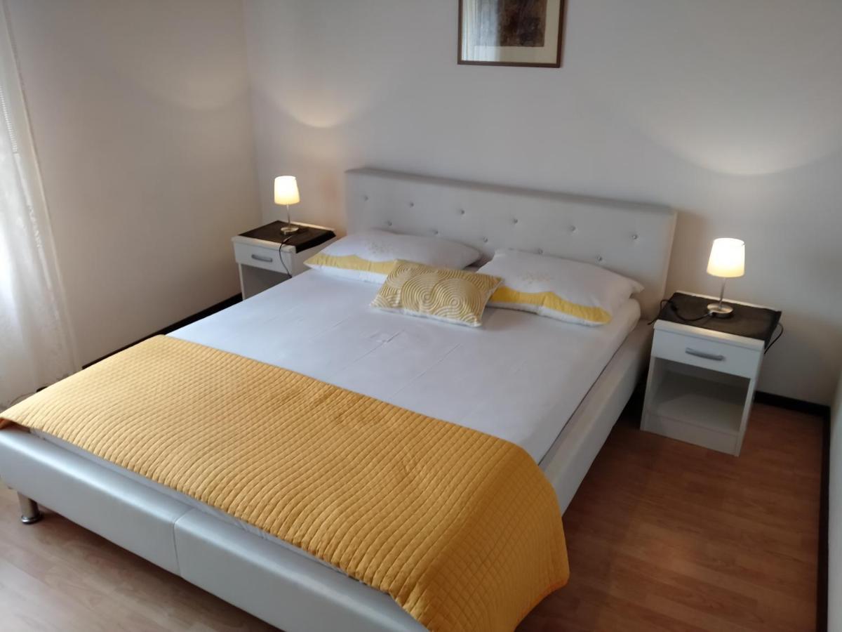 Apartman Avsec Krk Town Exterior foto